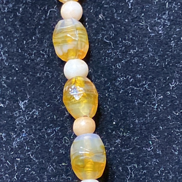 Glass Beaded necklace Swirl Striped tan & cream beads jewelry - Picture 10 of 16